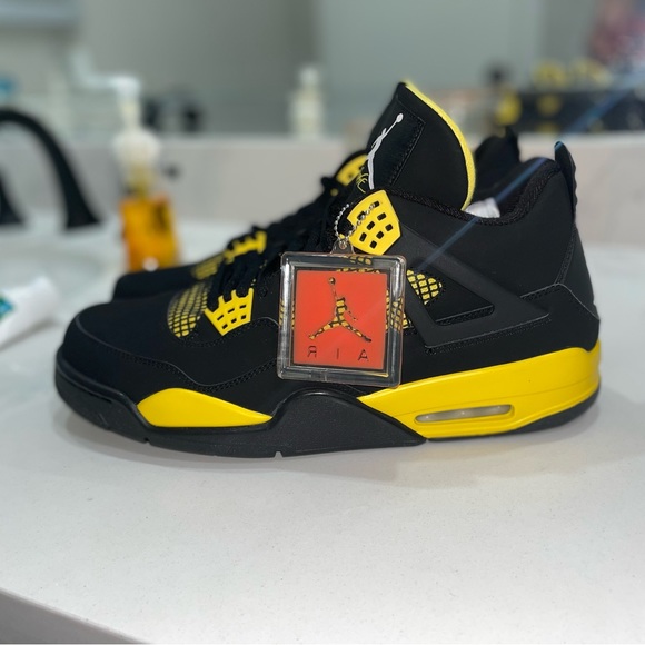 Jordan 4 thunder - Picture 7 of 7